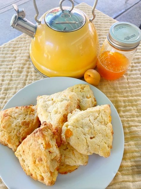 Apricot Scones, White Chocolate Scones, Chocolate Apricot, Dried Apricot, Chocolate Scones, Scones Ingredients, Preppy Kitchen, Apricot Jam, Christmas Brunch