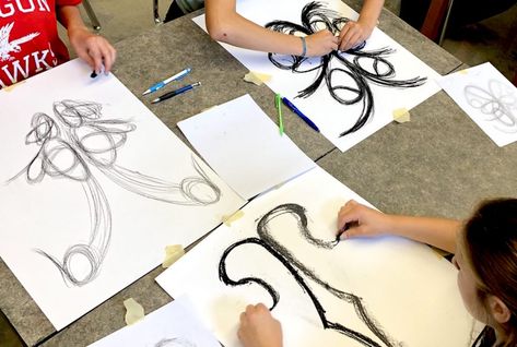 3 Charcoal Activities to Teach Value and Line Variety - The Art of Education University Heather Hansen Art, Art Starters, Portrait Art Drawing, Heather Hansen, Line Art Lesson, Painting Methods, 7th Grade Art, Portrait Artists, Middle School Art Projects