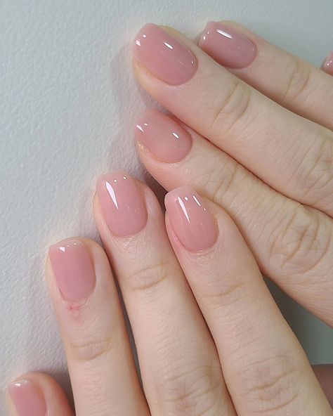 Modest Nails, Simple Nail Art Ideas, Feet Nail Design, Simple Nail Art, Subtle Nails, Gel Nails Diy, Pretty Gel Nails, Effortless Beauty, Rose Nails