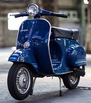 Images of a Vespa Primavera ET3 within the unique livery Blu Marine P8 / 9 PIA 5659. Extra footage and details about this Vespa right here: ve8pa.ch... Vespa Et3, Vespa Px 200, Vespa Special, Vespa Smallframe, Vespa Vintage Italy, Vespa 400, Scooters Vespa, Vespa 150, Vespa Ape