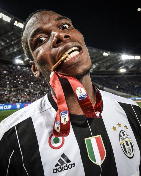 Paul Labile Pogba, Pogba Juventus, Young Messi, Football Photography, Football Images, Paul Pogba, Pumped Up Kicks, Football Icon, Juventus Fc