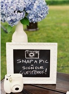 unique guest book ideas Wedding Guest Book Picture, Guest Book Picture Frame, Picture Frame Guest Book Wedding, Picture Frame Polaroid, Guest Book Picture, Book Picture Frame, Welcoming Party, Wedding Photobooth, Polaroid Guest Book