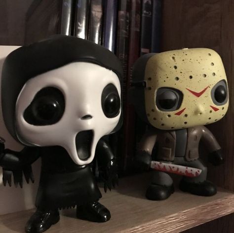 Ghost Face Funko Pop, Scream Themed Room, Funko Pop Aesthetic, Krista And Becca Ritchie, Christmas Tree Shopping, Horror Room, Игрушки Funko Pop, All Spiderman, Christmas Hand Painted