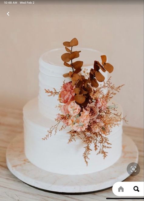 Simple Two Tier Wedding Cake Rustic, Simple Boho Wedding Cake 2 Tier, Fall Wedding Cakes Rustic Orange, Burnt Orange Wedding Cake Ideas, Fall Wedding Cake Ideas 2 Tier, Wedding Cake Burnt Orange, Small Fall Wedding Cakes, Terracota Wedding Theme, Terracota Wedding Decor