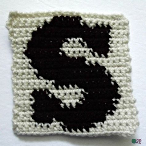 S – Uppercase and Lowercase Tapestry Block via @rhelena Crochet Letters Pattern, Crochet Alphabet, Crochet Letters, Letter Pillows, Alphabet Blocks, Crochet Pillow Pattern, Easy Crochet Stitches, Tapestry Crochet Patterns, Hand Crafts