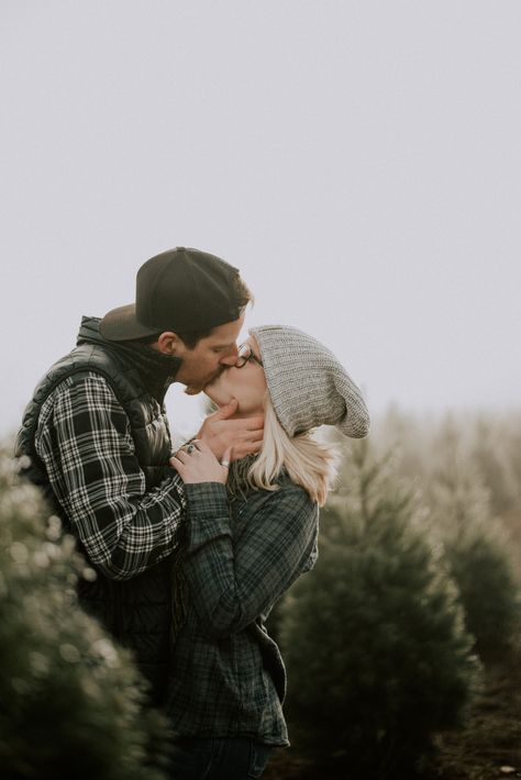 Tree Farm Couple Pictures, Christmas Tree Farm Photo Shoot Couple, Tree Farm Photo Shoot Outfits, December Photos, Tree Farm Photos, Winter Photoshoots, Christmas Tree Farm Pictures, Tree Farm Pictures, Christmas Engagement Photos