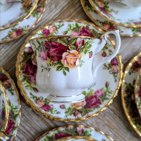 Royal Albert Old Country Roses 21 Piece Tea Set. First Class Stamp. This Set includes 6x Cups 6x Saucers 6x Side Plates 1x Medium Size Teapot 1x Jug 1x Bowl £125 plus postage for the set. All in great condition without any chips, cracks or crazing. The jug has a very small area with a gild loss on the handle but the rest is in immaculate condition. #antiqueandvintagebynes #antiqueandvintage_by_nes #royalalbertcountryroses #tablescapes #oldcountryroses #vintageteaset #tabledecor Royal Albert Tea Sets, Royal Albert Old Country Roses, First Class Stamp, Old Country Roses, Tea Sets Vintage, Country Roses, Side Plates, Royal Albert, Tea Set