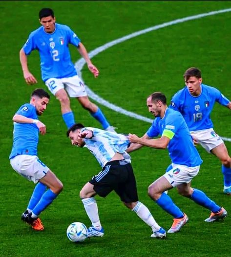 Lionel Messi vs Italy American Football Quotes, Inspirational Soccer Quotes, Messi Wallpapers, Cr7 Vs Messi, Messi Vs, Lionel Messi Wallpapers, Lionel Andrés Messi, Messi Argentina, Barcelona Football