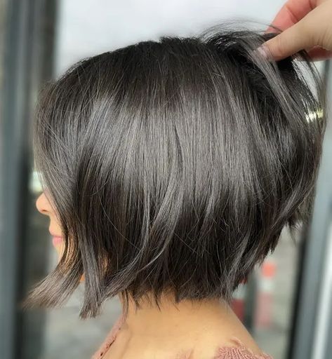 Chin Length Hair With Bangs, Thicken Fine Hair, Shaggy Bob Hairstyles, Chin Length Haircuts, Messy Haircut, Chin Length, Chin Length Bob, Straight Blonde Hair, Chin Length Hair