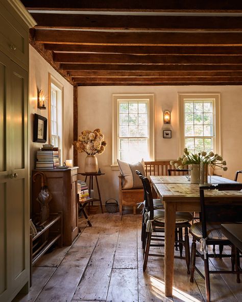 Tour a 200-Plus-Year-Old Connecticut Home With Antiques Everywhere—And a Chicken Coop | Architectural Digest Antique Dining Tables, Timber Beams, Pine Floors, Style Deco, House Built, A Chicken, Colonial House, Cozy Cottage, Architectural Digest