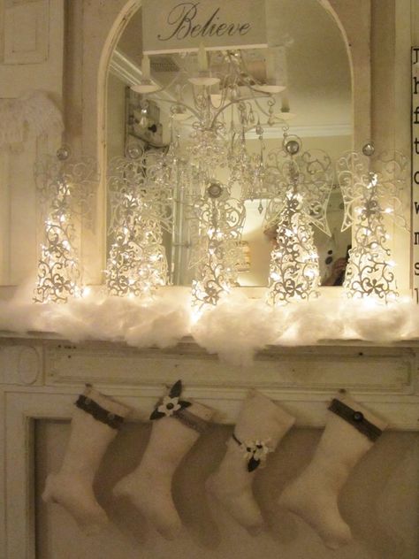 Shabbilicious Sunday… A Christmas Mantel - Shabby Art Boutique Fireplace Decorating, Christmas Mantles, Adult Christmas Party, Christmas Displays, Ideas Navideñas, The Mantle, Shabby Christmas, Christmas Mantle Decor, Christmas Mantel