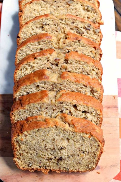 Sweet and nutty, this Banana Zucchini Bread is a great breakfast or dessert. With two loaves coming out of the oven, it's perfect to share or freeze for later! Snacks To Freeze, Banana Carrot Bread, Zucchini Banana Bread Recipes, Banana Zucchini Bread, Fruit Breads, Banana Zucchini, Everyday Cakes, Zucchini Banana, Zucchini Banana Bread