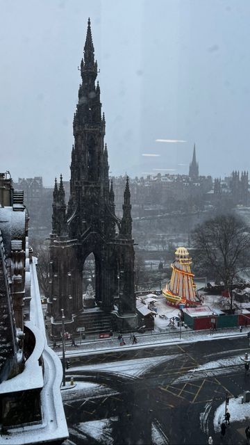 Edinburgh Winter, Edinburgh Christmas, Scottish Homes, Scotland Tours, Gothic Castle, Edinburgh City, Holidays Around The World, Edinburgh Scotland, London Life