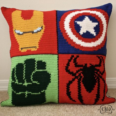 Marvel Superhero Pillow - full crochet and sewing DIY instructions on Colorful Christine - Ironman, Captain America, Hulk, Spider-Man Superhero Pillow, Hulk Spiderman, C2c Crochet Blanket, Diy Crochet Patterns, Crochet For Beginners Blanket, Crochet Pillow Pattern, Mode Crochet, Marvel Superhero, Crochet Pillows