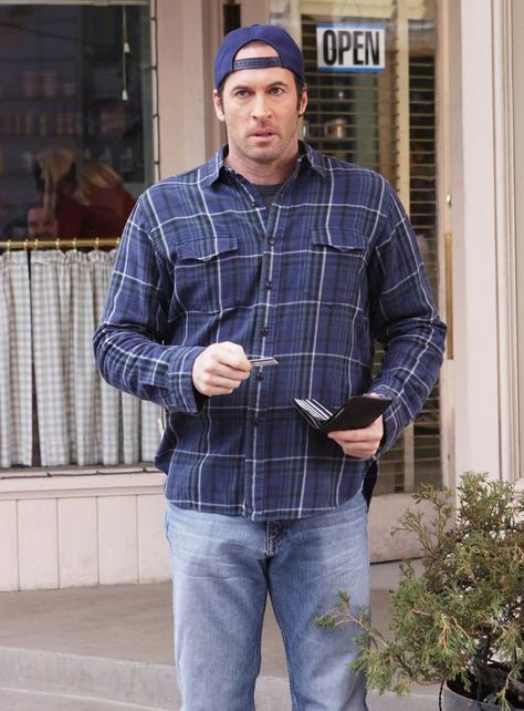 Luke's Diner | Gilmore Girls Wiki | Fandom Gilmore Girls Halloween Costume, Gilmore Girls Cast, Lane Kim, Gilmore Girls Luke, Scott Patterson, Luke Danes, Gilmore Girls Outfits, Lauren Graham, The Perfect Guy