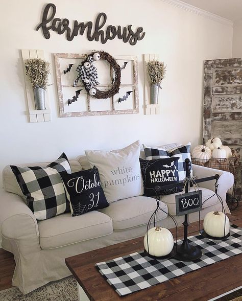 31 Halloween Throw Pillows – Easy halloween decor ideas! This is one of the easiest ways to decorate your home for this spooky fall holiday! Plaid Living Room, Tv Stand Designs, Casa Vintage, Living Room Tv Stand, Fall Front, Farmhouse Decor Living Room, Fall Porch, Easy Home Decor, Best Sofa