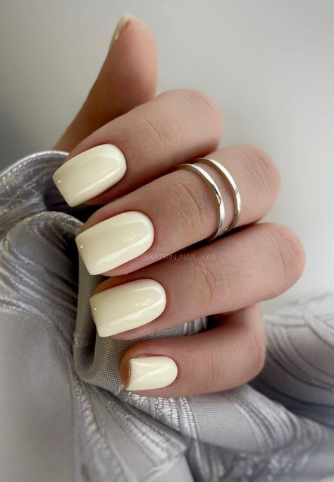 Pastel Spring Nails, Pastel Yellow Nails, Pale Nails, Ombre Chrome Nails, Wow Nails, Simple Gel Nails, Minimal Nails, Casual Nails, Blush Nails