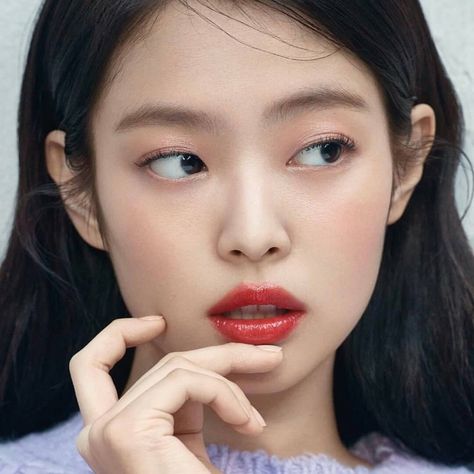 Jennie ❤😍 #jenniexgentlemonster #blackpinkxadidas #blackpinkxsamsung #cocojennie #ygprincess #yg #blackpinkinyouarea #blink #blackpink… Jennie Face, Thick Lips, Art Account, Beauty Products Photography, Hero Costumes, Jennie Kim Blackpink, Asian Makeup, Without Makeup, Kpop Idols