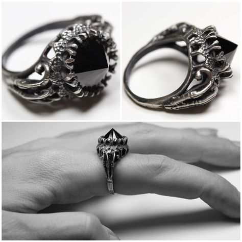 Bloodmilk {Belonging to the darkness} ring. Enchanted Ring, Victorian Gothic Jewelry, Gothic Engagement Ring, Gothic Elegance, Pastel Goth Fashion, Goth Wedding, Gothic Rings, Black Onyx Stone, Silver Wedding Rings