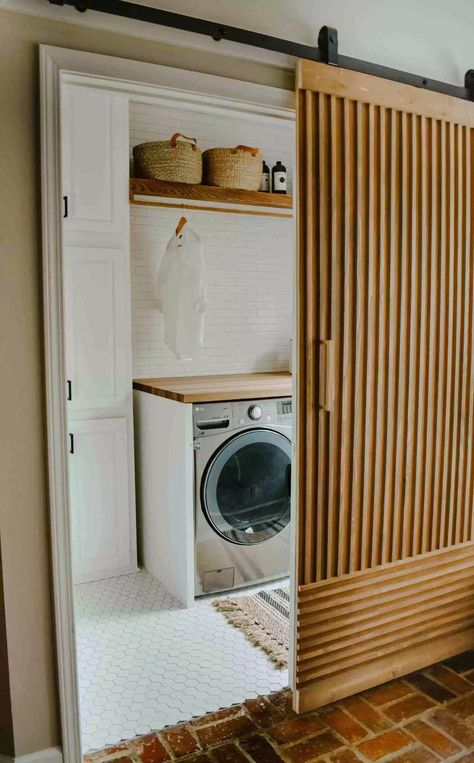 18 Small Laundry Room Makeover Ideas — Tag & Tibby Design Laundry Room Makeover Ideas, Cottage Laundry Room, Room Makeover Ideas, Small Laundry Room Makeover, Laundry Room Renovation, Modern Laundry Rooms, Laundry Design, Laundry Room Inspiration, Laundry Room Remodel