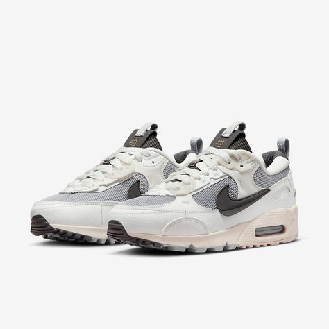 Nike Air Max 90 Futura, Air Max 90 Futura, Luxe Logo, Air Max 90 Women, Air Max 90s, Nike Max, Style Sportif, Air Max Women, Bag Icon