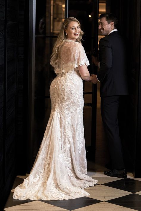 Justin Alexander - Style 8920: Allover Chantilly Lace Fit and Flare with Beaded Embroidered Lace Appliqués Wedding Dress Empire, Plus Wedding Dresses, Dresses Romantic, Curvy Bride, Fit And Flare Wedding Dress, Justin Alexander, Fitted Wedding Dress, A Wedding Dress, Wedding Dresses Plus Size