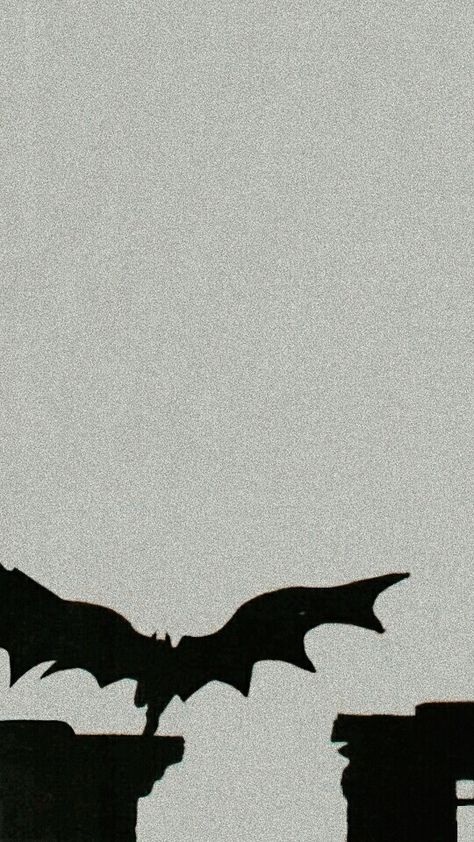 Vintage Batman Wallpaper, The Batman Lockscreen, Dc Comics Lockscreen, Retro Comic Wallpaper, Comic Batman Wallpaper, Batman Lockscreen Wallpaper, Aesthetic Batman Wallpaper, Batman Aesthetic Wallpaper, Batman Background