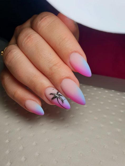 Matte Vacation Nails, Beach Nails Vacation Almond, Thailand Nails Designs, Miami Nails Summer, Beach Vacation Nail Ideas, Miami Nails Ideas, Thailand Nails, Sunrise Nails, Multi Color Nails