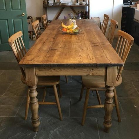 Dining Table Country, Rustic Farmhouse Dining Table, Cottage Dining Rooms, Farmhouse Dining Room Table, Farmhouse Tables, Reclaimed Wood Dining Table, Farmhouse Kitchen Tables, Country Dining, Diy Dining