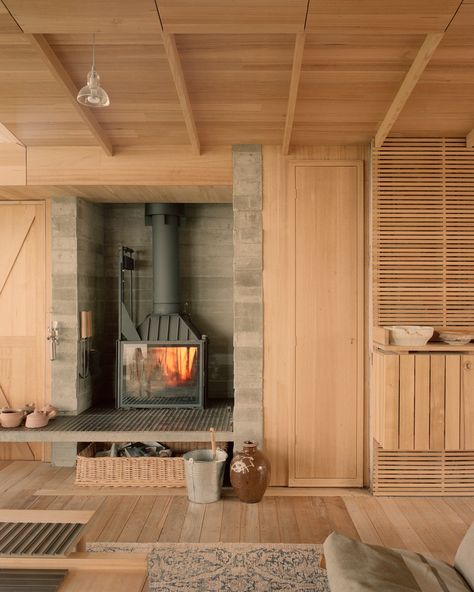 John Wardle Architects, Cozy Vacation, Retractable Glass Doors, Ranch Renovation, John Wardle, Bruny Island, Cottage Renovation, House Details, Contemporary Fireplace