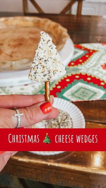 Laughing Cow Trees, Laughing Cow Cheese Christmas Tree, Laughing Cow Cheese Appetizers, Cheese Wedge Christmas Trees, Laughing Cow Christmas Tree, Laughing Cow Cheese Snacks, Laughing Cow Cheese Recipes, Cheese Trees, Cheese Tree