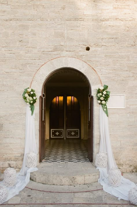 Greece's natural beauty lends itself to some of the most incredible affairs ever, like this elegant white wedding, especially when you have Peter & Veronika Photography to capture it all. Church Entrance, Elegant White Wedding, Wedding Church Decor, Church Wedding Flowers, Wedding In Greece, Wedding Doors, Tafel Decor, Church Wedding Decorations, Church Flowers