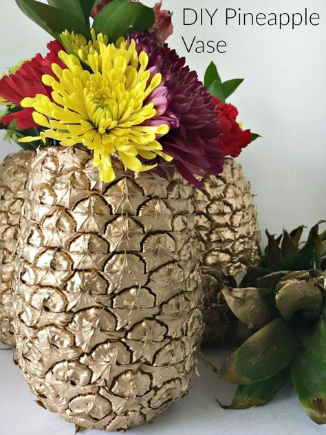 DIY Pineapple Vase #BringTheTropicsHome #ad Stylish Cravings, Pineapple Crafts, Pineapple Vase, Diy Pineapple, Vase Diy, Pineapple Decor, Summer Table, Patio Party, Diy Decor Crafts