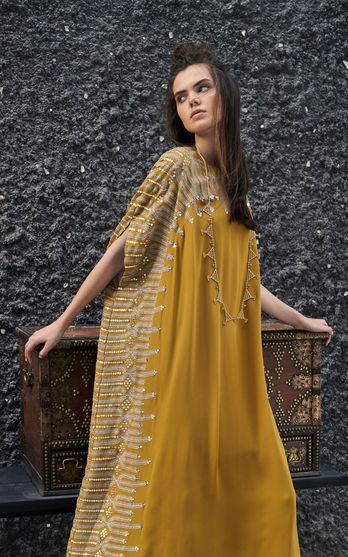 Style Kurti, Fusion Wear, Kaftan Designs, Kaftan Abaya, Fashion Diary, Eid Outfits, Fashion Indian, Kaftan Style, Dried Bouquet