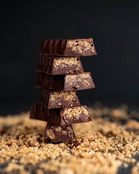 Crunchy sesame feuilletine encased in a dark chocolate shell | Amy Levin Feuilletine Recipe, Sesame Brittle Recipe, Chocolate Shots, Blondie Bar, International Desserts, Chocolate Ideas, Brittle Recipes, Chocolate Garnishes, Raw Vegan Desserts