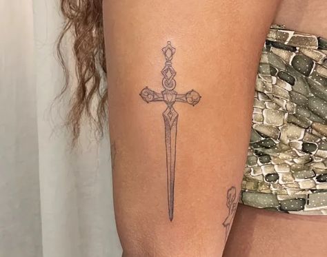 Glaive Tattoo, Aa Tattoos, Think Tattoo, Le Tattoo, Romantic Tattoo, Small Pretty Tattoos, Stylist Tattoos, Classy Tattoos, Back Tattoo Women