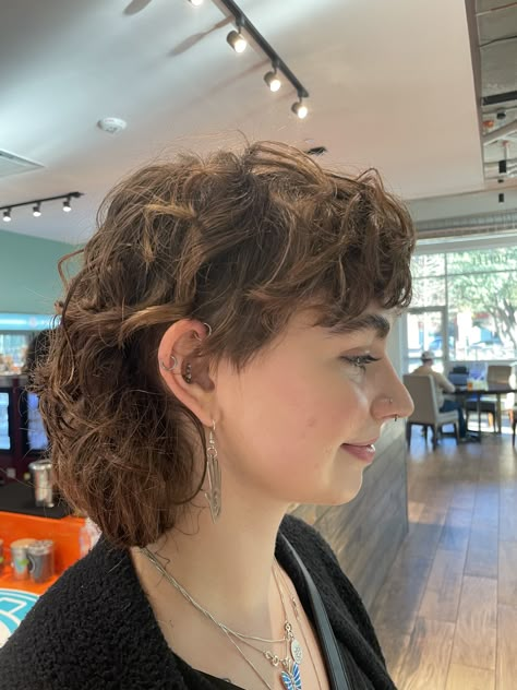 Short Curly Haircuts Mullet, Female Mullet Round Face, Choppy Curly Hair, Shag Mullet Curly Hair Short, Growing Out Mullet, Wavy Short Mullet Women, Short Hairstyle Women Mullet, Loose Perm Mullet, Short Curly Hair Mullet Woman