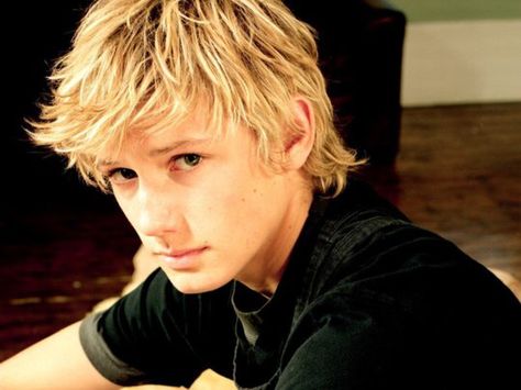 I love guys with light hair, brown eyes, and preferably tanish skin ❤️ James Sirius Potter, Kyra Sedgwick, Men Blonde Hair, Alex Rider, Surfer Hair, Blonde Hair Boy, Alex Pettyfer, Surfer Boy, American Crew