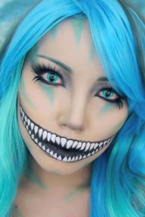 Icy Blue Cheshire Cat Cheshire Makeup, Cheshire Cat Makeup, Cat Makeup Tutorial, Cheshire Cat Halloween, Alice In Wonderland Makeup, Wonderland Makeup, Cheshire Cat Costume, Halloween Make-up Looks, Halloween Makeup Scary