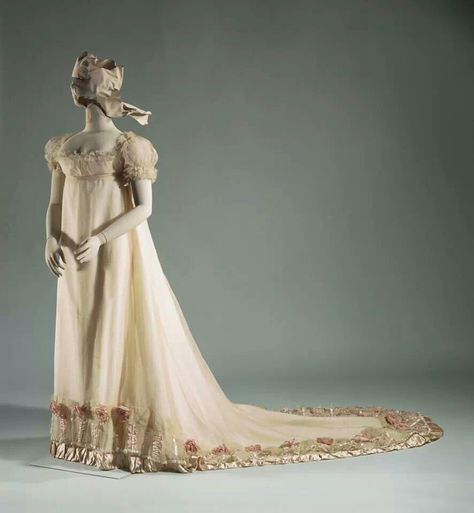 1812 wedding dress Regency Wedding Dress, 1810s Fashion, Empire Clothing, Regency Wedding, Historical Gowns, Regency Dresses, Regency Clothing, Regency Gown, Regency Era Fashion