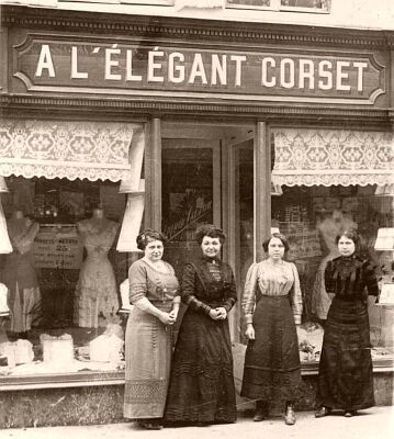 Vintage Storefronts | Vintage Style Mannequins: The Old Corset Shop - A World of Wasp Waist ... Antique Corset, French Corset, Corset Victorian, Elegant Corset, Art Costumes, Corset Shop, Victorian Life, Sweet Dresses, Victorian Corset