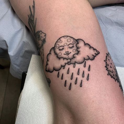 𝔄𝔦𝔩𝔰𝔞 ℜ𝔥𝔦𝔞𝔫𝔫𝔬𝔫 on Instagram: “Sleepy moon for Thomas.  Thank you!  Please email snailsa.tattoos@gmail.com if you would like to book a space.  #tattoomcr #mcrtattoo…” Chest Tattoo Men, Arm Sleeve, Print Tattoos, Paw Print Tattoo, Paw Print, Tatting, Moon, Thank You, Tattoos