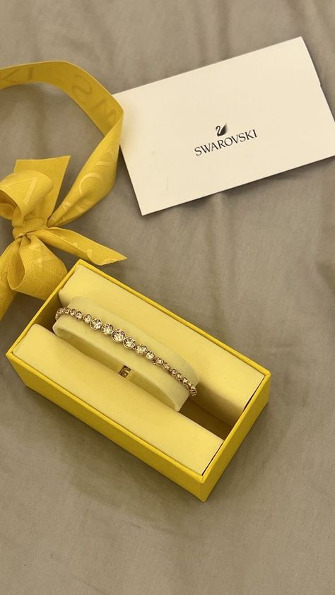 Swarovski Bracelet Aesthetic, Swarovski Jewelry Bracelet, Swarovski Aesthetic, Pr Unboxing, Swarovski Ring, Expensive Jewelry Luxury, Luxe Jewelry, Swarovski Bracelet, Classy Jewelry