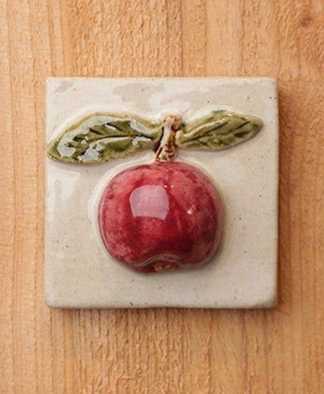 Ceramic Apple, Shell Tiles, Ceramic Frogs, Relief Design, Cute Kitchen, Ceramics Pottery Art, High Relief, Ceramics Ideas Pottery, Beautiful Tile