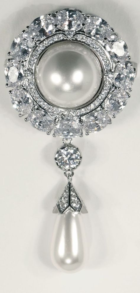 My Duchess Of Cambridge Pearl Brooch Royal Brooches Crown Jewels, Crown Jewels Of England, Twenty Twenty Three, British Crown Jewels, The Crown Jewels, Twenty Twenty, British Monarchy, Royal Jewels, Pearl Brooch