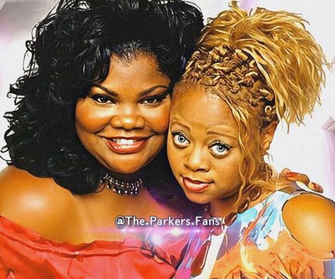 The Parkers Tv Show Aesthetic, Nikki Parker Outfits, The Parkers Tv Show, Nikki Parker, Countess Vaughn, 2000s Outfit Ideas, The Parkers, Dream Hairstyles, Black Sitcoms