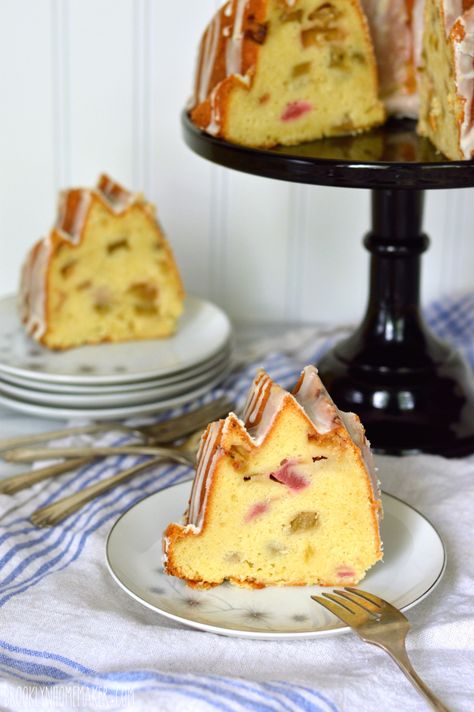 Rhubarb Pound Cake, Pound Cake Bundt, Rhubarb Bundt Cake, Cake Bundt, Rhubarb Desserts, Rhubarb Cake, Lemon Glaze, Rhubarb Recipes, Bundt Cakes Recipes