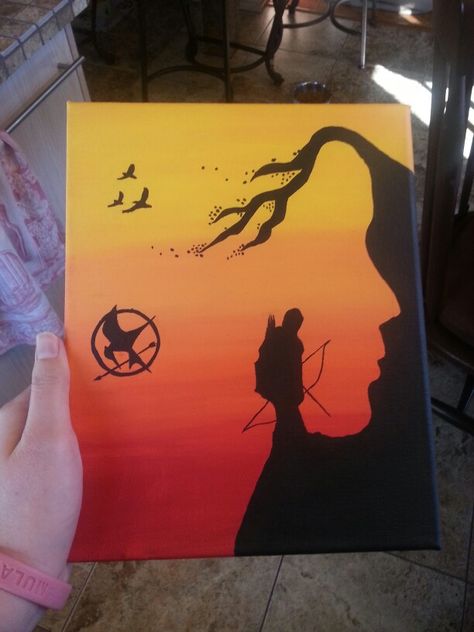 OH MY GOSH WAIT!!! THE BIRDS IN THE CORNER LOOK LIKE TRIS'S TATTOO!!! WHAT IS THIS PERSON TRYING TO SAY!?!? Hunger Games Drawing Ideas, Hunger Games Art Drawing, Hunger Games Painting Ideas, Drawing Hunger Games, Hunger Games Painting, The Hunger Games Art, Hunger Games Art, Hunger Games Crafts, Hunger Games Drawings