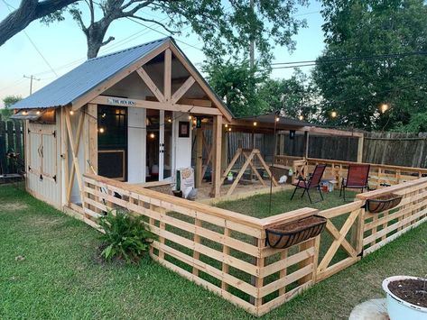 Backyard Deck Ideas, Creative Backyard, Cute Chicken Coops, Goat House, Backyard Chicken Coop Plans, Goat Barn, Backyard Chicken Farming, Farm Plans, Homestead Farm