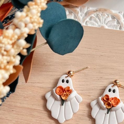 Laine Jewelry Co. on Instagram: "Happy Saturday 💐 👻 

Which Floral Bouquet Ghost is your fav? The OG or the new dainty version? 

#handmadejewelry  #handmadeclayearrings #polymerclayearrings  #jewelrydesigner  #trendyearrings  #hypoallergenicearrings #behindthescenes  #shopsmall  #halloweenearrings  #falloween #fallstyle  #fallearrings #hoahoahoa #ghostearrings #spookystyle #floralearrings" Ghost Earrings, Clay Inspiration, Fall Earrings, Halloween Earrings, Trendy Earrings, Hypoallergenic Earrings, Floral Earrings, Happy Saturday, Floral Bouquets